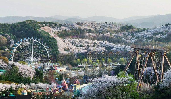 Winter thrill rides at Everland Theme Park in Korea