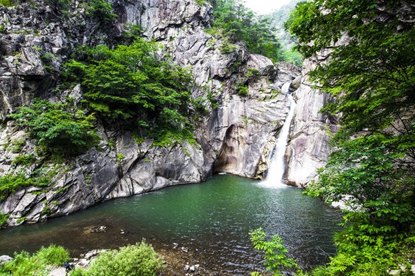 Sambuyeon waterfalls
